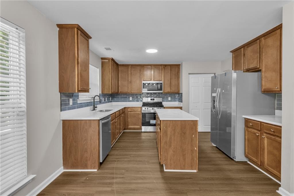 5 bedroom, 3 bathroom, 2,316 sq ft single family residence for sale at 260 Hudson Ridge, Fairburn, GA 30213 — photo 3