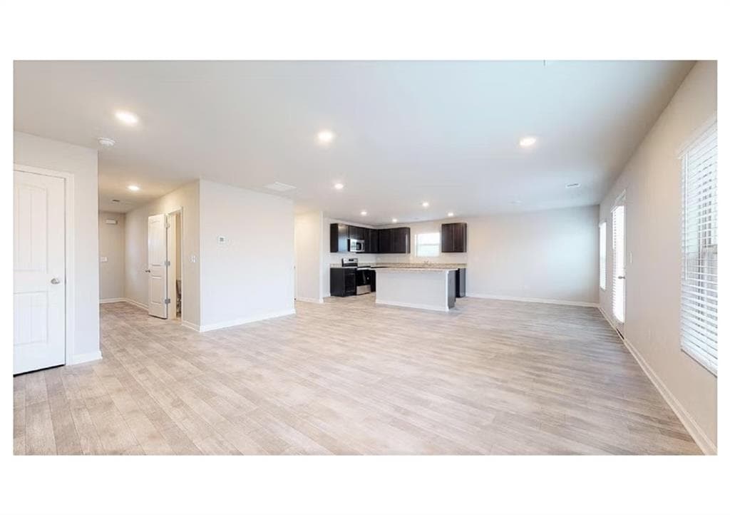 4 bedroom, 3 bathroom, 2,000 sq ft single family residence for sale at 502 Headwater Court, LaGrange, GA 30241 — photo 4