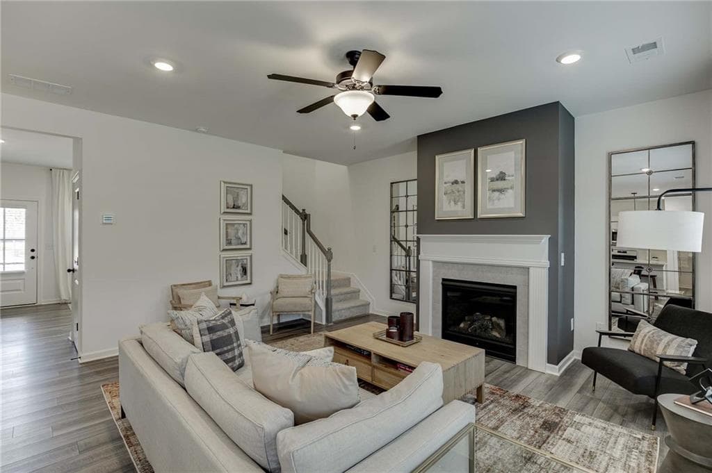 4 bedroom, 3 bathroom, 2,120 sq ft single family residence under contract at 113 Candler Trace, Cartersville, GA 30120 — photo 8