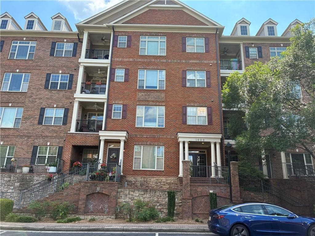1 bedroom, 1 bathroom, 950 sq ft condominium for rent at 2300 Peachford Road 1203, Atlanta, GA 30338 for $2,000 a month — photo 1 of 13