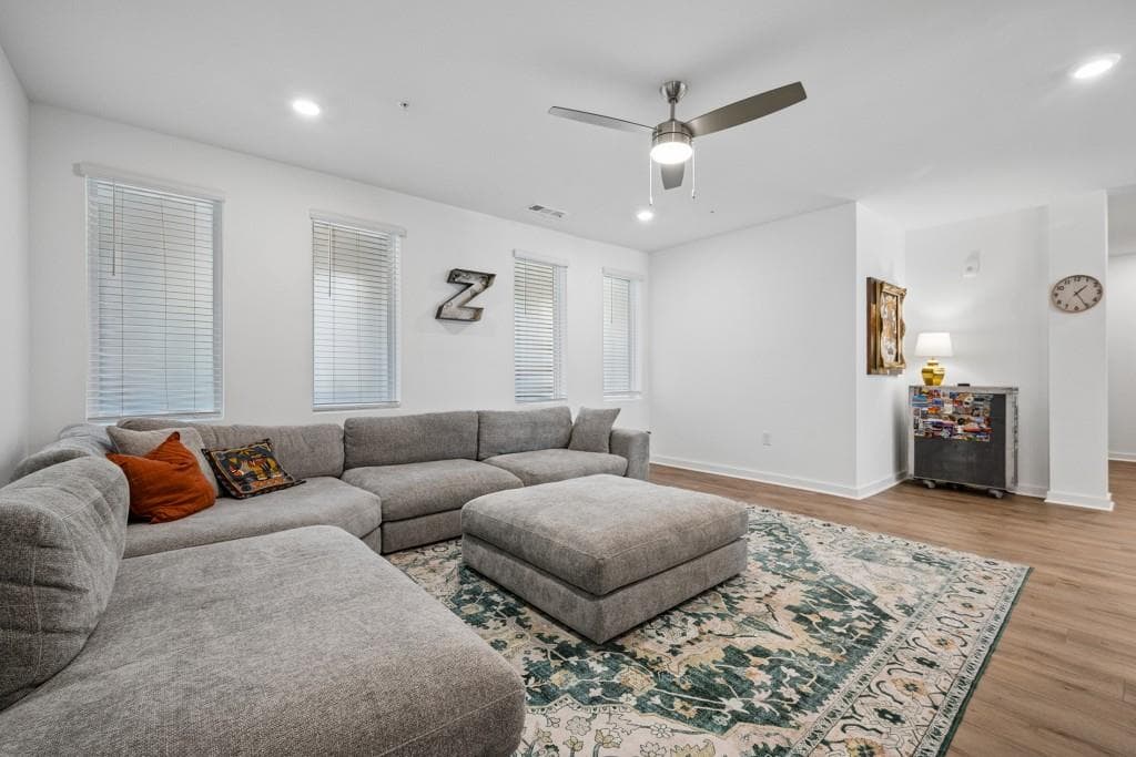 2 bedroom, 2 bathroom, 1,480 sq ft condominium for sale at 371 Grant Circle 1823, Atlanta, GA 30315 — photo 5