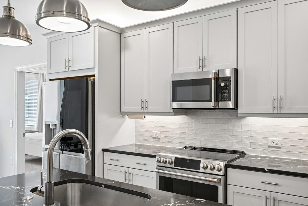 2 bedroom, 2 bathroom, 1,480 sq ft condominium for sale at 371 Grant Circle 1823, Atlanta, GA 30315 — photo 7