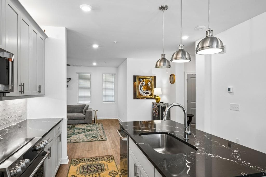 2 bedroom, 2 bathroom, 1,480 sq ft condominium for sale at 371 Grant Circle 1823, Atlanta, GA 30315 — photo 8