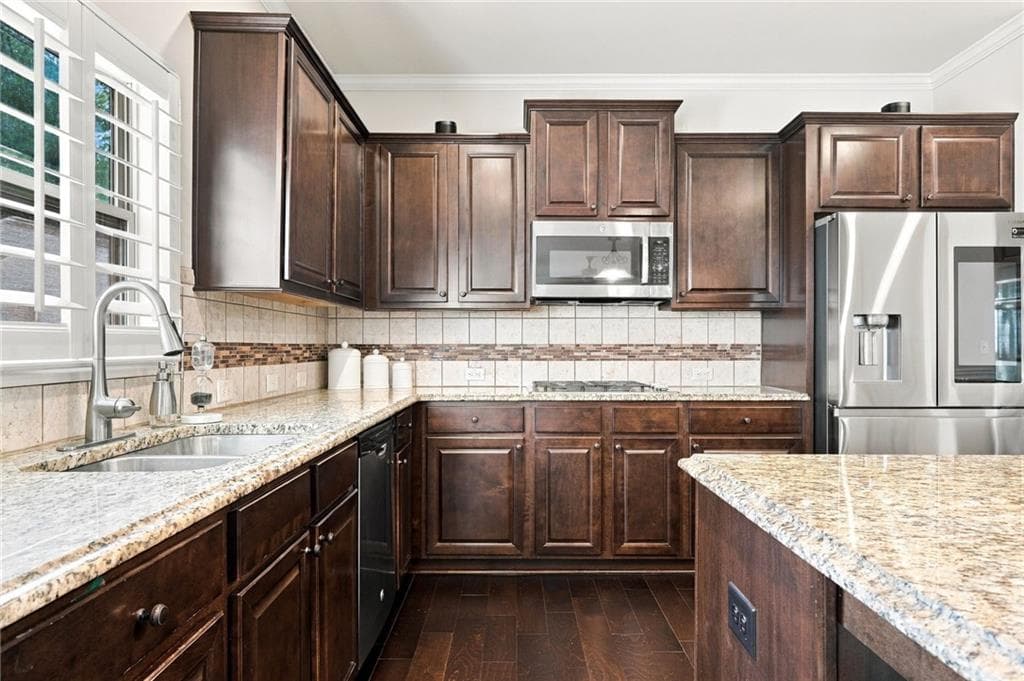5 bedroom, 4 bathroom, 3,788 sq ft single family residence for sale at 5765 Willow Oak Pass, Cumming, GA 30040 — photo 9