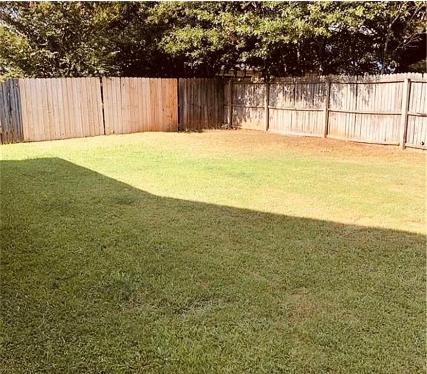 4 bedroom, 2 bathroom, 2,620 sq ft duplex for sale at 2819 Briar Hill Lane, Conyers, GA 30013 — photo 4