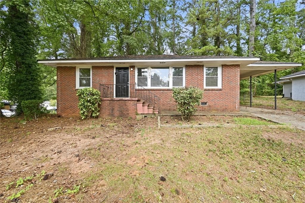 3 bedroom, 1 bathroom, 1,040 sq ft single family residence for rent at 386 Lindsey Drive, Atlanta, GA 30315 for $1,365 a month — photo 1 of 16