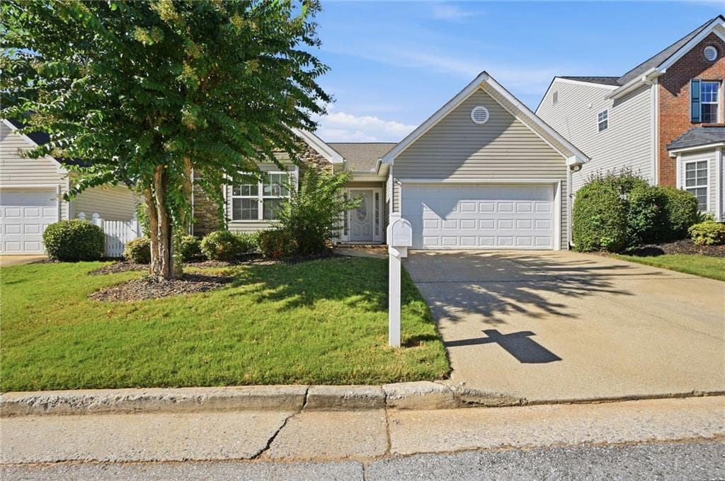 3 bedroom, 2 bathroom, 1,270 sq ft single family residence for sale at 323 Greystone Parkway, Hiram, GA 30141