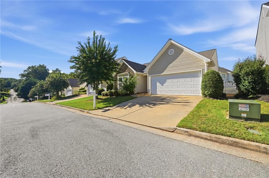 3 bedroom, 2 bathroom, 1,270 sq ft single family residence for sale at 323 Greystone Parkway, Hiram, GA 30141 — photo 3