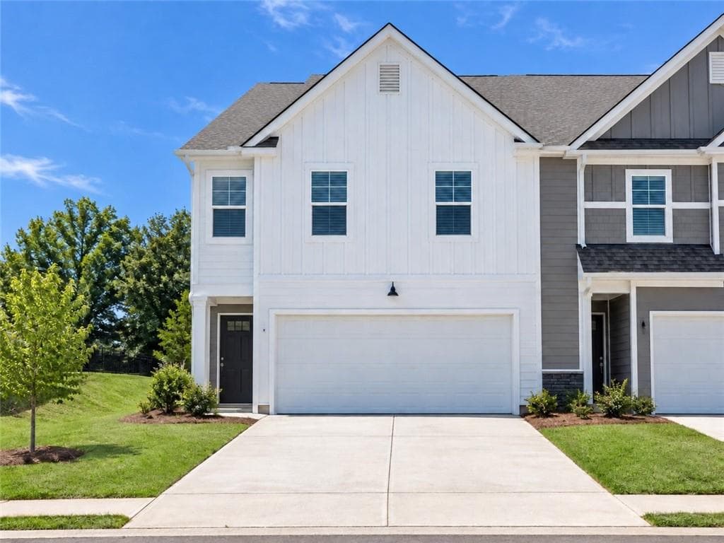 3 bedroom, 3 bathroom, 1,695 sq ft townhouse for sale at 9408 Maple Grove Lane LOT 43, Jonesboro, GA 30238