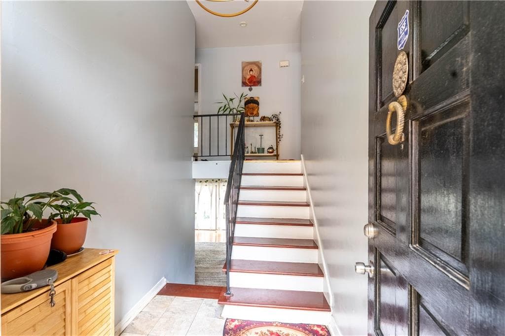 4 bedroom, 3 bathroom, 1,606 sq ft condominium for sale at 2523 Bradford Square, Atlanta, GA 30345 — photo 3