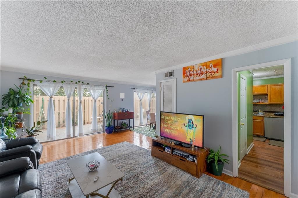 4 bedroom, 3 bathroom, 1,606 sq ft condominium for sale at 2523 Bradford Square, Atlanta, GA 30345 — photo 4