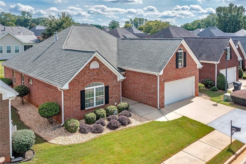 2 bedroom, 2 bathroom, 2,213 sq ft single family residence for sale at 237 Prominent Loop, Mcdonough, GA 30253 — photo 3