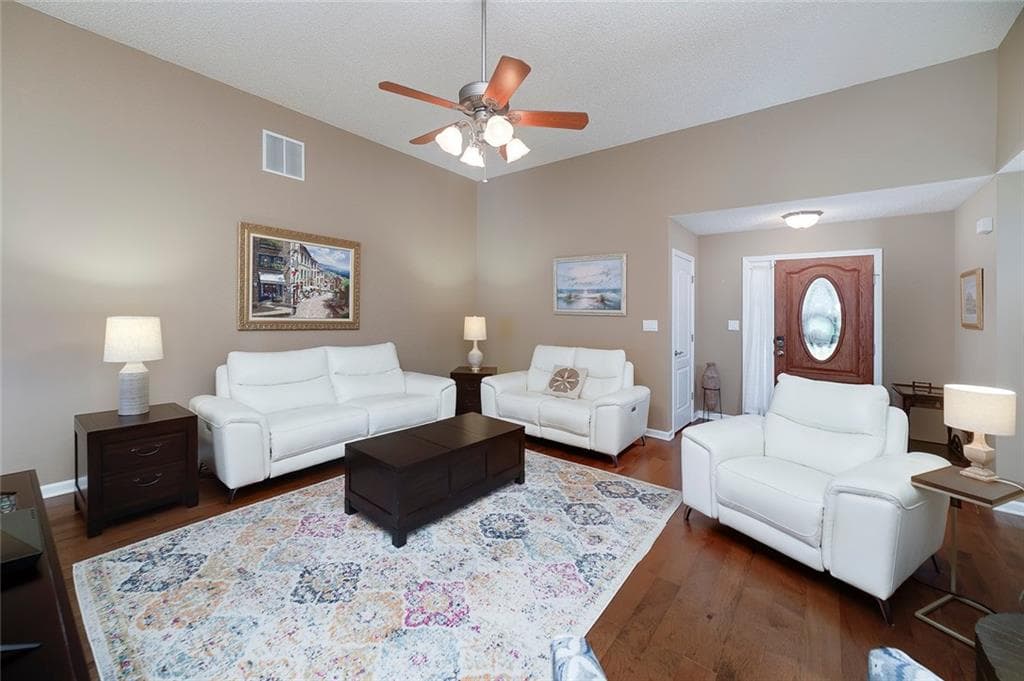 2 bedroom, 2 bathroom, 2,213 sq ft single family residence for sale at 237 Prominent Loop, Mcdonough, GA 30253 — photo 6