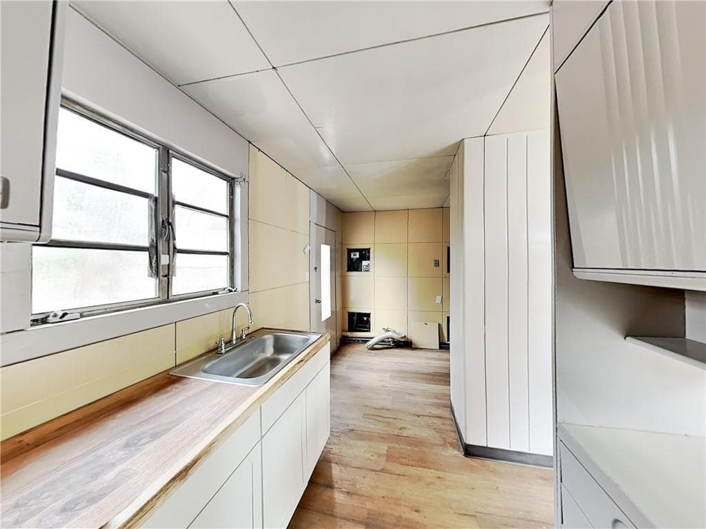 2 bedroom, 1 bathroom, 948 sq ft single family residence for rent at 832 Burchill Street, Atlanta, GA 30310 for $1,175 a month — photo 6