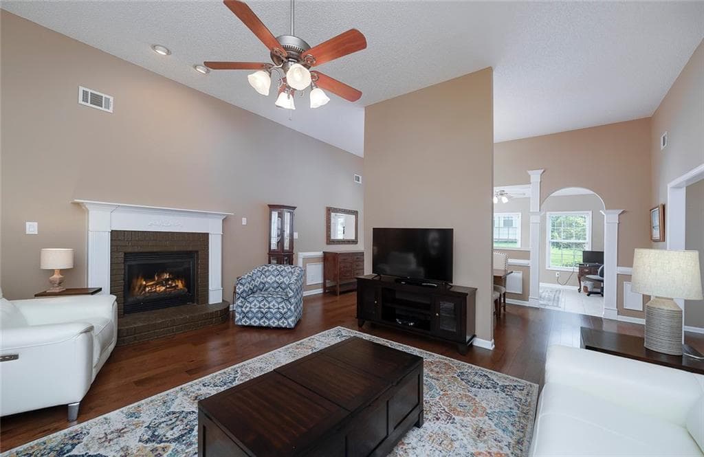2 bedroom, 2 bathroom, 2,213 sq ft single family residence for sale at 237 Prominent Loop, Mcdonough, GA 30253 — photo 8