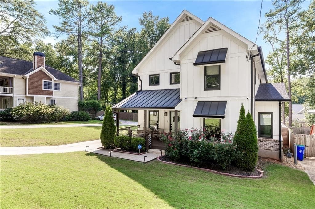 5 bedroom, 3 bathroom, 2,588 sq ft single family residence for rent at 517 Daniel Avenue, Decatur, GA 30032 for $3,900 a month — photo 2