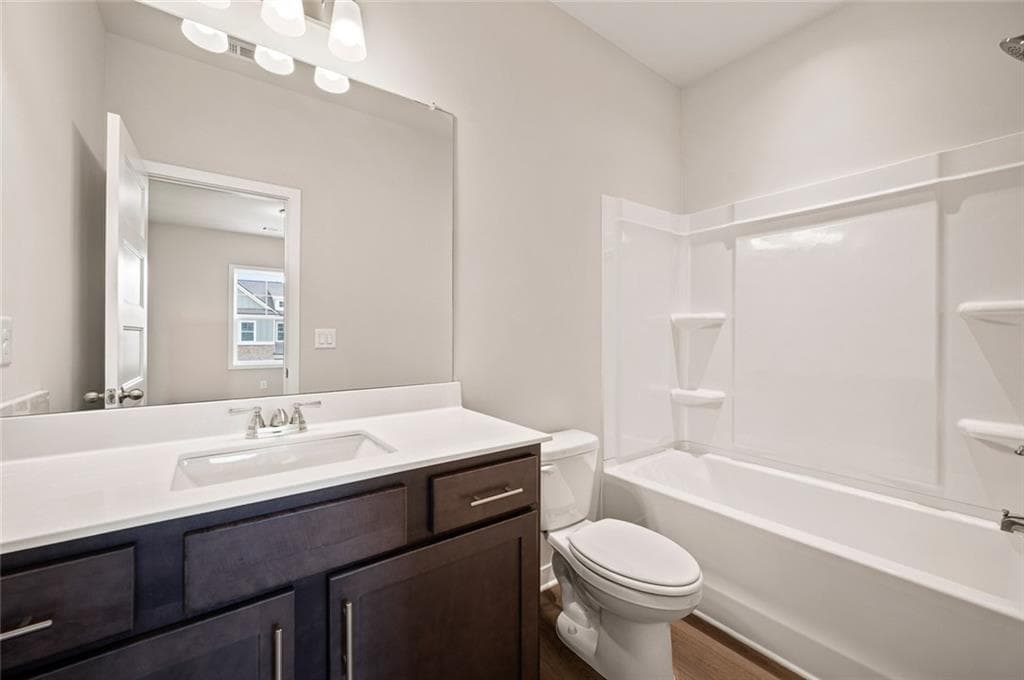5 bedroom, 4 bathroom, 2,956 sq ft single family residence for sale at 733 Secret Garden Lane, Dacula, GA 30019 — photo 7