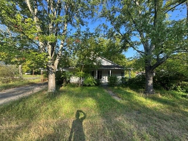 2 bedroom, 1 bathroom, 1,384 sq ft single family residence for sale at 57 Spruce Street, Mineral Bluff, GA 30559 — photo 5