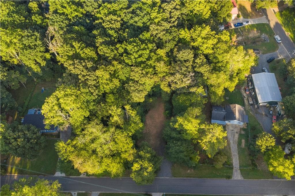 single family residence under contract at 110 Little Brook Drive, Woodstock, GA 30188 — photo 3