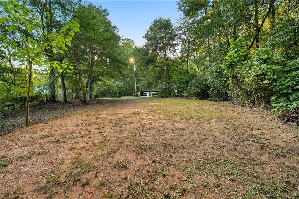 single family residence under contract at 110 Little Brook Drive, Woodstock, GA 30188 — photo 7