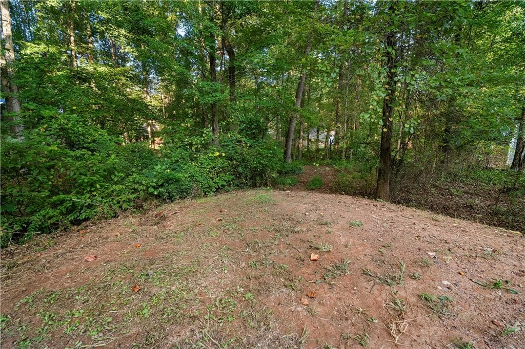 single family residence under contract at 110 Little Brook Drive, Woodstock, GA 30188 — photo 8