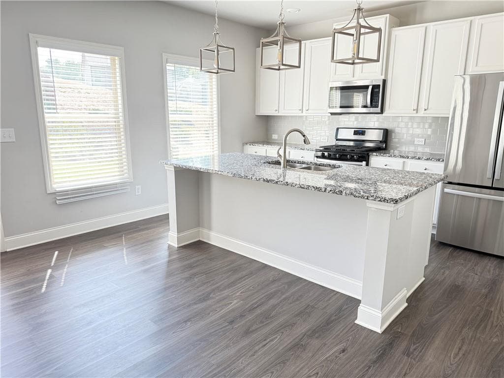 4 bedroom, 3 bathroom, 2,225 sq ft single family residence for rent at 4418 Beechnut View, Gainesville, GA 30504 for $2,350 a month — photo 4