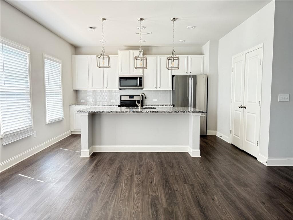 4 bedroom, 3 bathroom, 2,225 sq ft single family residence for rent at 4418 Beechnut View, Gainesville, GA 30504 for $2,350 a month — photo 5