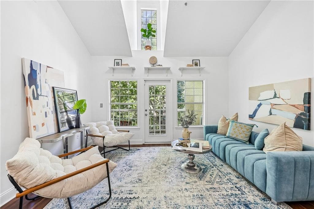 2 bedroom, 1 bathroom, 1,128 sq ft condominium under contract at 1424 Westchester Ridge, Atlanta, GA 30329 — photo 3