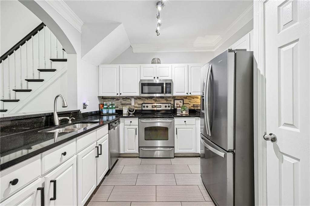 2 bedroom, 1 bathroom, 1,128 sq ft condominium under contract at 1424 Westchester Ridge, Atlanta, GA 30329 — photo 9