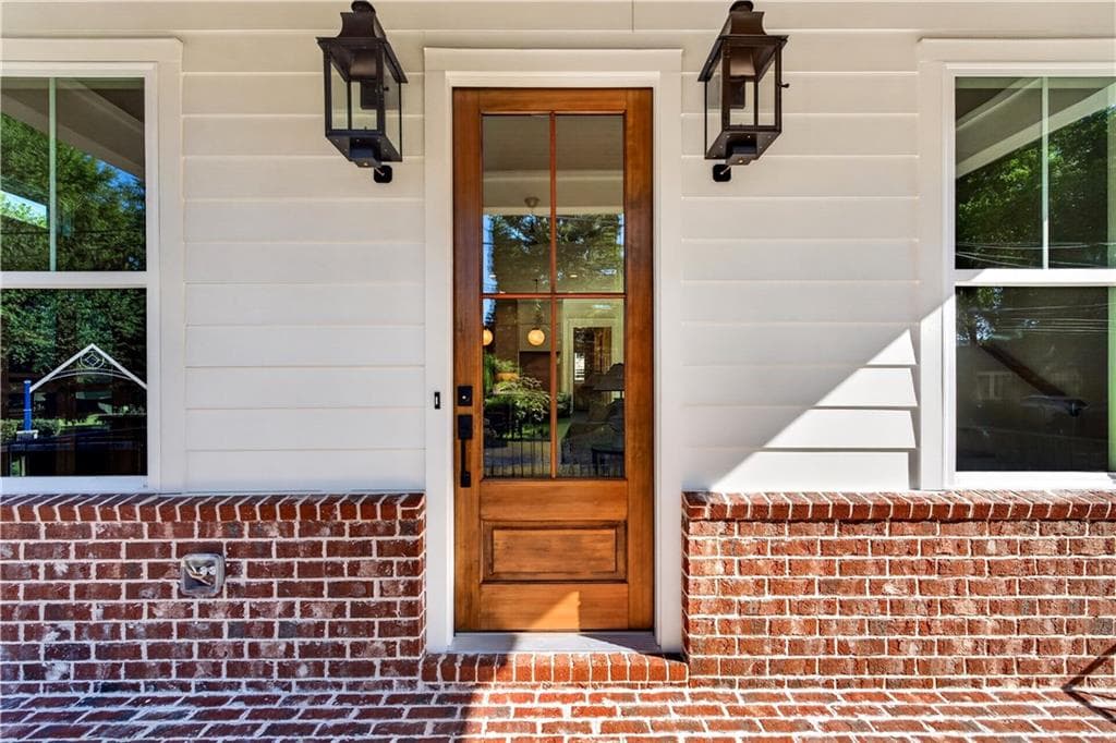 5 bedroom, 5 bathroom, 2,700 sq ft single family residence for sale at 325 Wright Street, Marietta, GA 30064 — photo 3