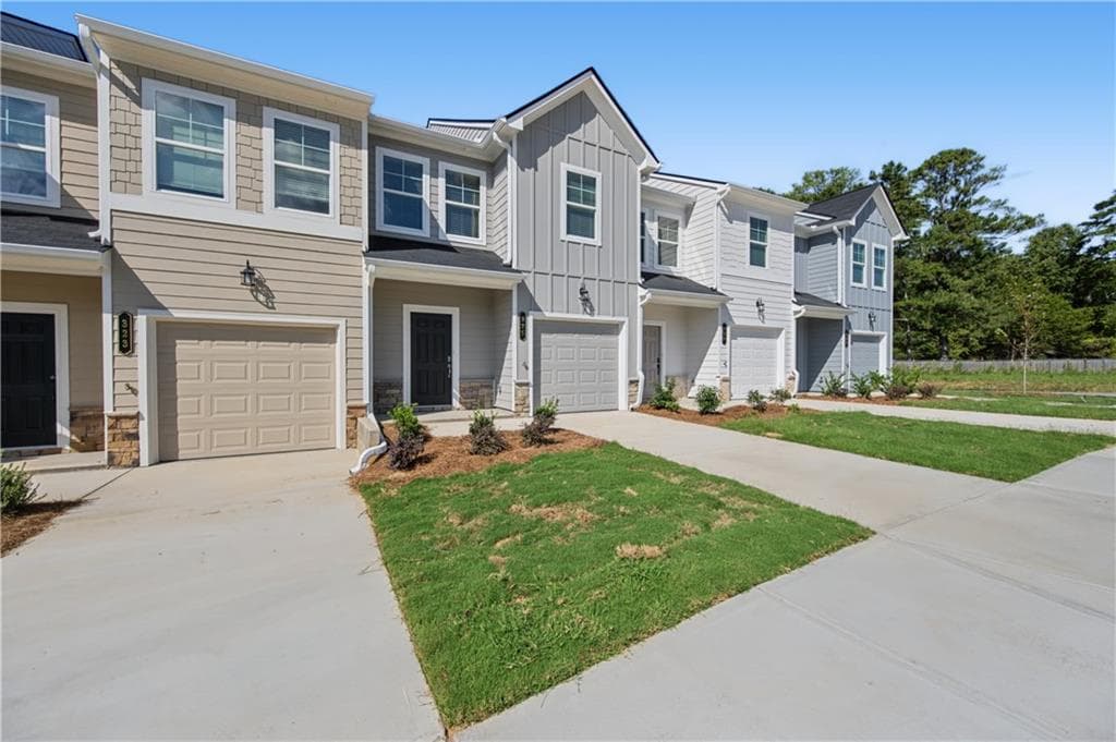 3 bedroom, 3 bathroom, 1,568 sq ft townhouse for sale at 325 Rolling Green Road, Adairsville, GA 30103 — photo 2