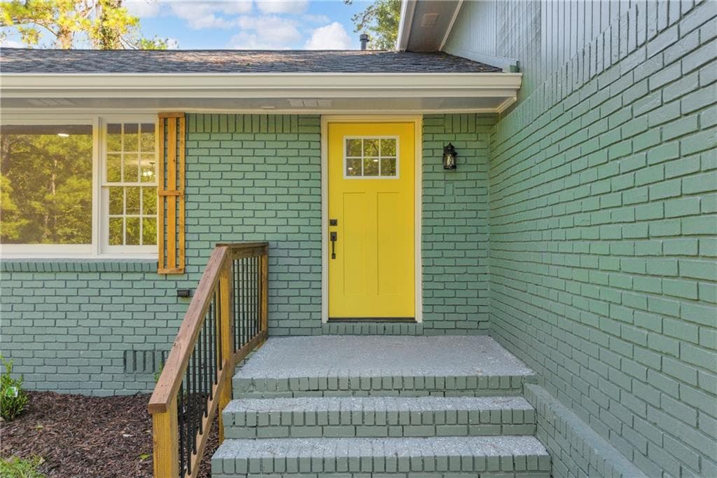 4 bedroom, 3 bathroom, 2,024 sq ft single family residence for sale at 3640 Salem Trail, Lithonia, GA 30038 — photo 2