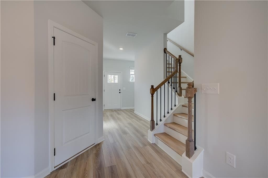 4 bedroom, 3 bathroom, 2,429 sq ft single family residence for sale at 324 Bedford Trace, Conyers, GA 30094 — photo 5
