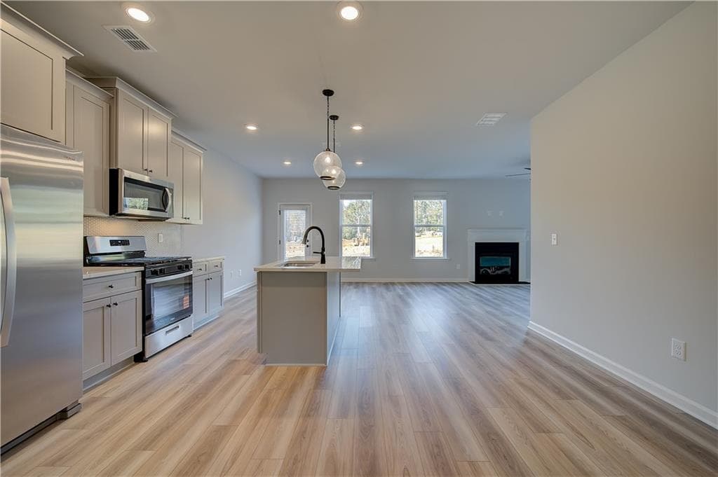 4 bedroom, 3 bathroom, 2,429 sq ft single family residence for sale at 324 Bedford Trace, Conyers, GA 30094 — photo 7