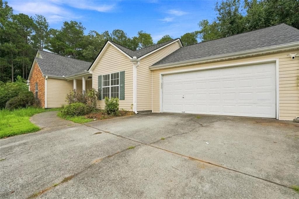 3 bedroom, 2 bathroom, 1,765 sq ft single family residence under contract at 1105 Poplar Lane, Loganville, GA 30052 — photo 6
