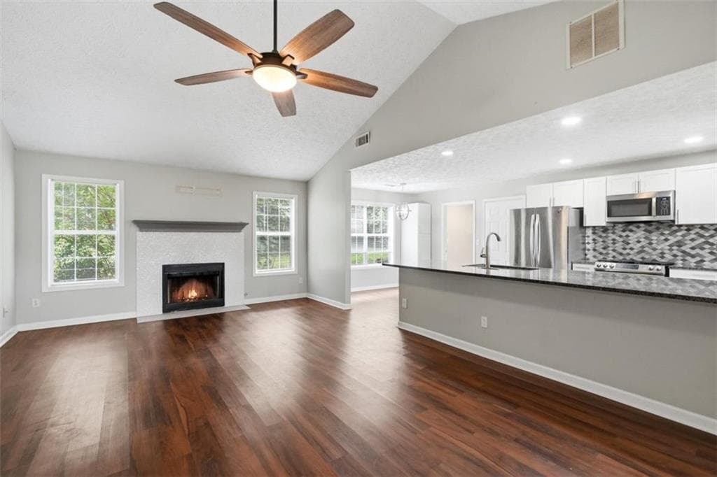 3 bedroom, 2 bathroom, 1,765 sq ft single family residence under contract at 1105 Poplar Lane, Loganville, GA 30052 — photo 7