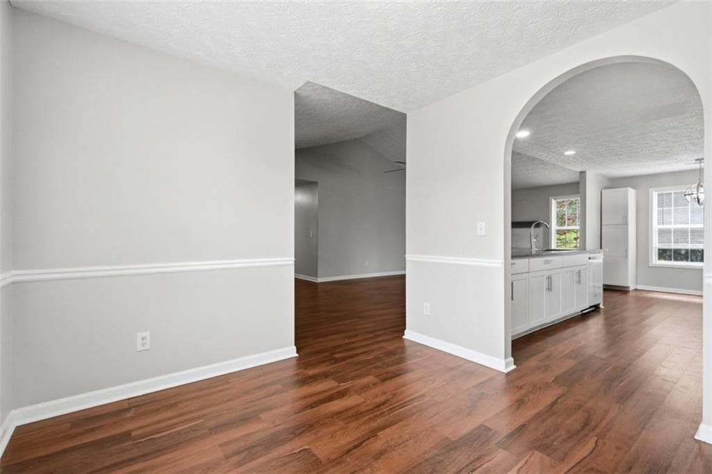 3 bedroom, 2 bathroom, 1,765 sq ft single family residence under contract at 1105 Poplar Lane, Loganville, GA 30052 — photo 9