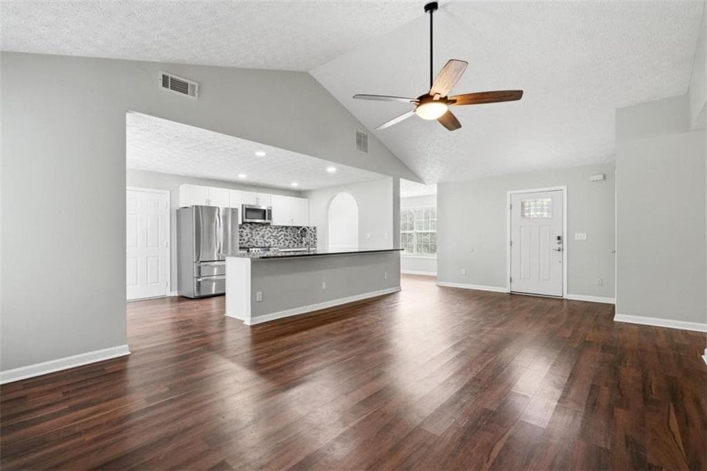 3 bedroom, 2 bathroom, 1,765 sq ft single family residence under contract at 1105 Poplar Lane, Loganville, GA 30052 — photo 10