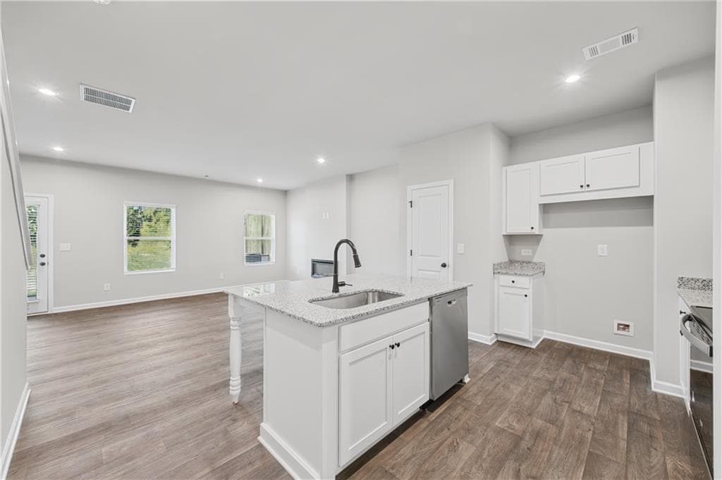 3 bedroom, 3 bathroom, 1,568 sq ft townhouse for sale at 327 Rolling Green Road, Adairsville, GA 30103 — photo 6
