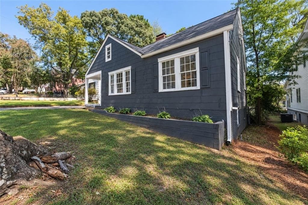 3 bedroom, 2 bathroom, 1,430 sq ft single family residence for sale at 1103 Atlantic Drive, Atlanta, GA 30318 — photo 3