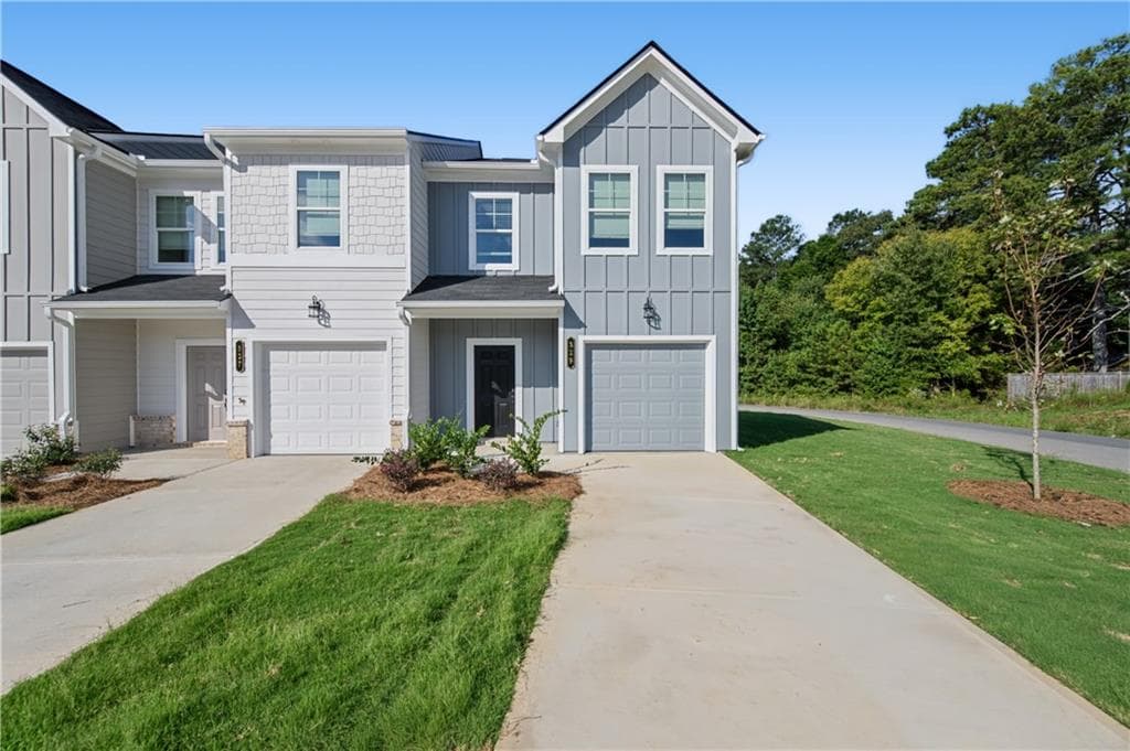 3 bedroom, 3 bathroom, 1,568 sq ft townhouse for sale at 329 Rolling Green Road, Adairsville, GA 30103