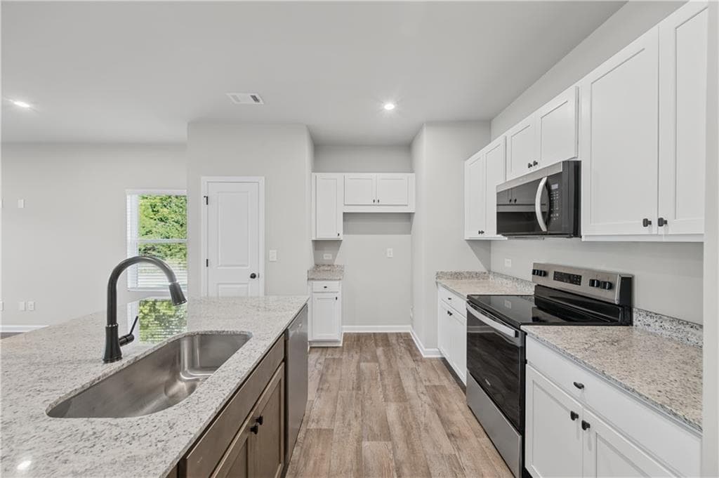 3 bedroom, 3 bathroom, 1,568 sq ft townhouse for sale at 329 Rolling Green Road, Adairsville, GA 30103 — photo 4