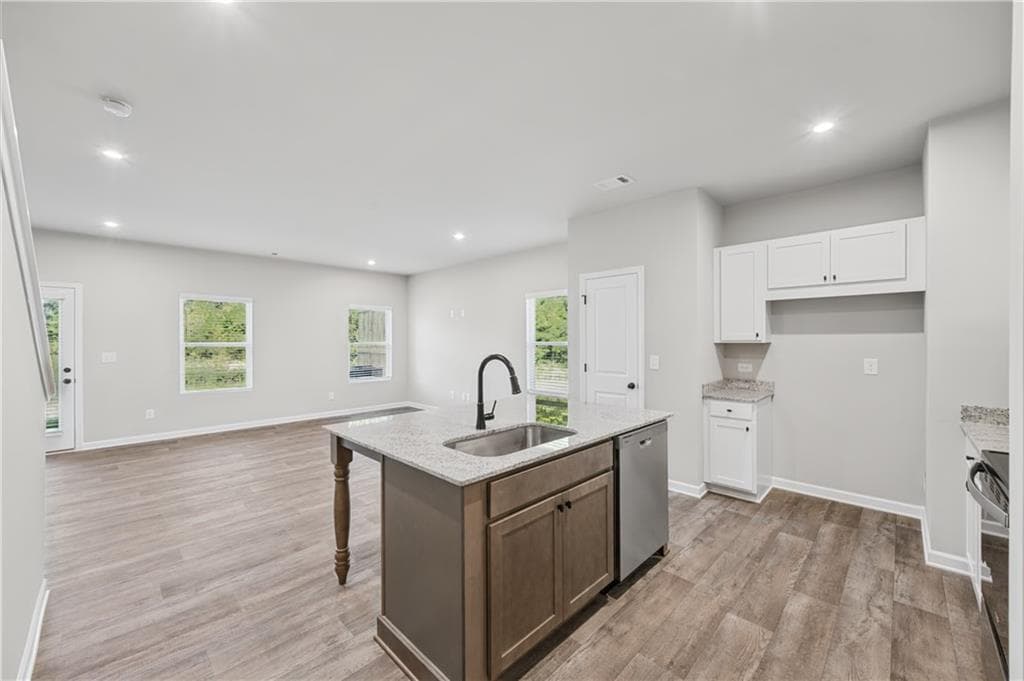 3 bedroom, 3 bathroom, 1,568 sq ft townhouse for sale at 329 Rolling Green Road, Adairsville, GA 30103 — photo 5