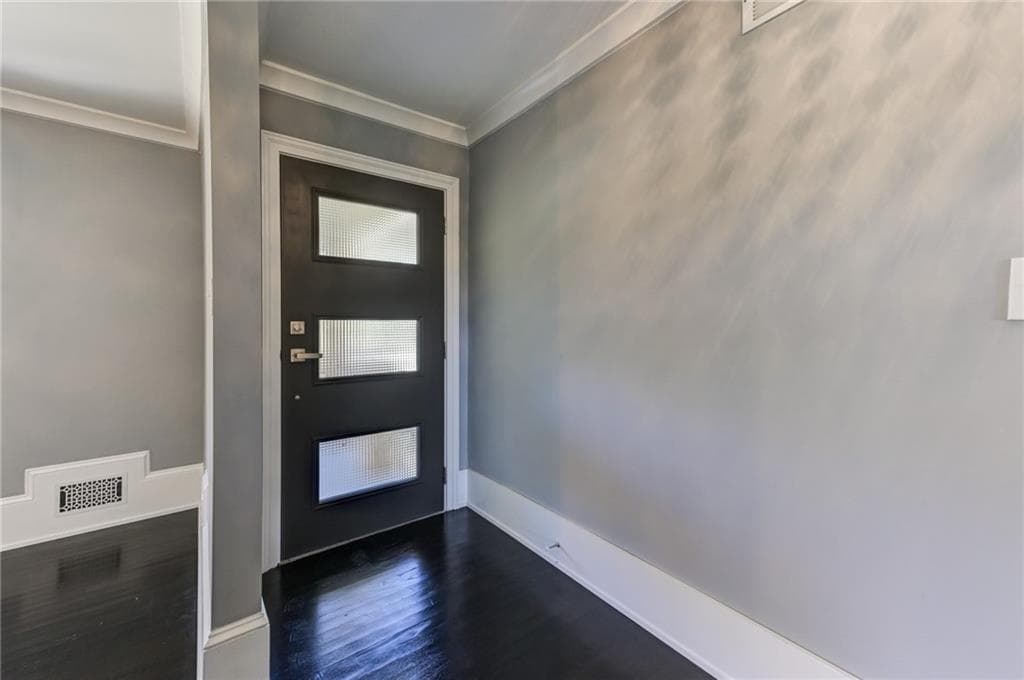3 bedroom, 3 bathroom, 1,728 sq ft single family residence for sale at 2325 Elmwood Circle, Atlanta, GA 30339 — photo 8