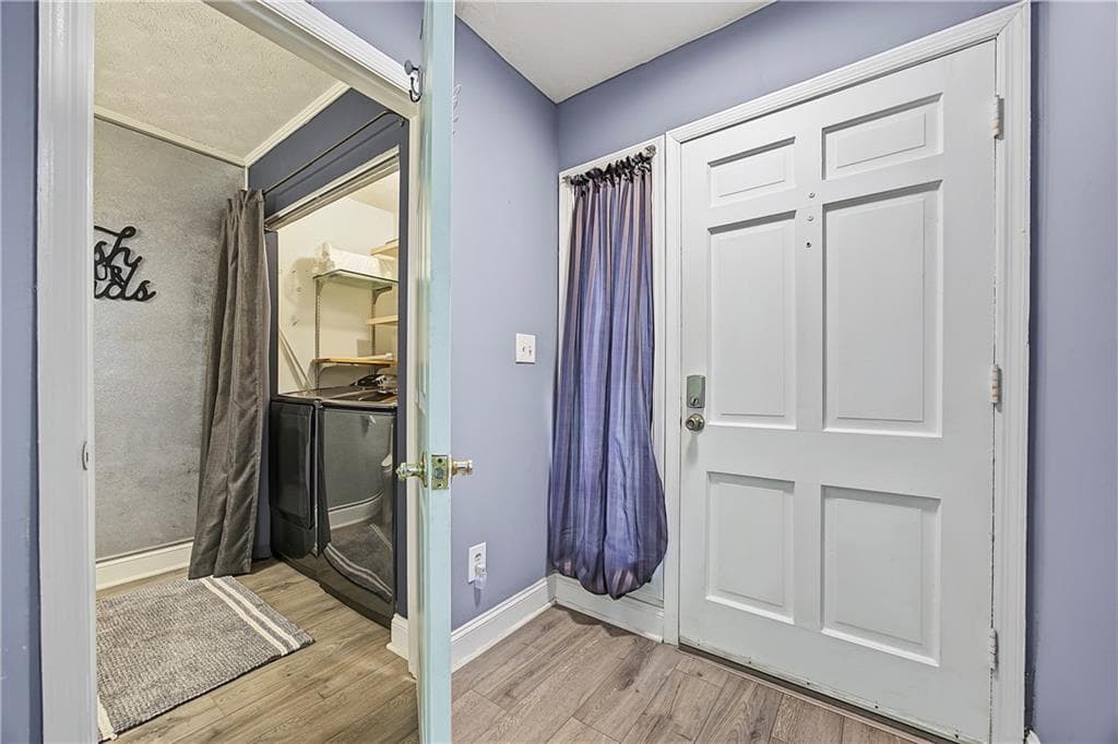 3 bedroom, 3 bathroom, 1,450 sq ft condominium for sale at 6183 Woodland Road, Peachtree Corners, GA 30092 — photo 4