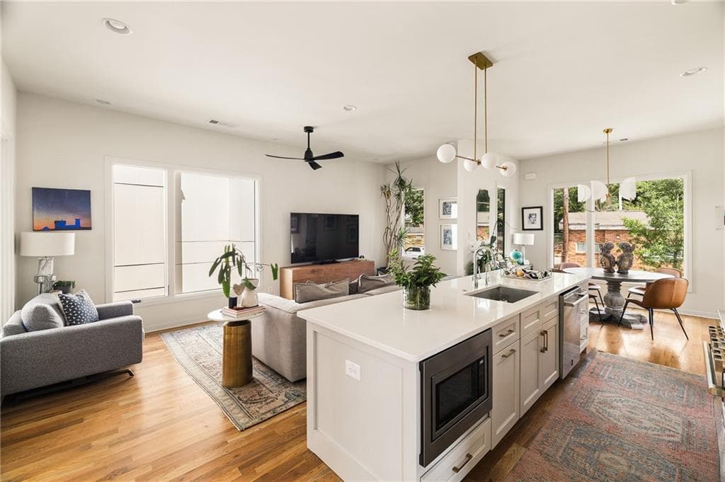 3 bedroom, 3 bathroom, 1,958 sq ft townhouse for sale at 219 Howell Drive A, Atlanta, GA 30316 — photo 6
