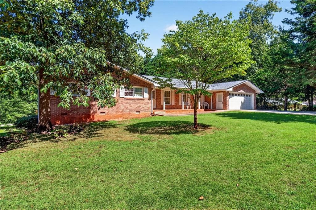4 bedroom, 3 bathroom, 2,692 sq ft single family residence for sale at 4224 Wheaton Lane, Clarkston, GA 30021 — photo 3