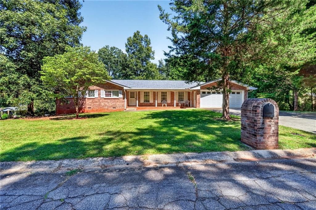 4 bedroom, 3 bathroom, 2,692 sq ft single family residence for sale at 4224 Wheaton Lane, Clarkston, GA 30021 — photo 4