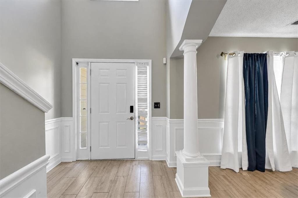 4 bedroom, 3 bathroom, 2,068 sq ft single family residence for sale at 2465 Hampton Estates Drive, Marietta, GA 30008 — photo 4
