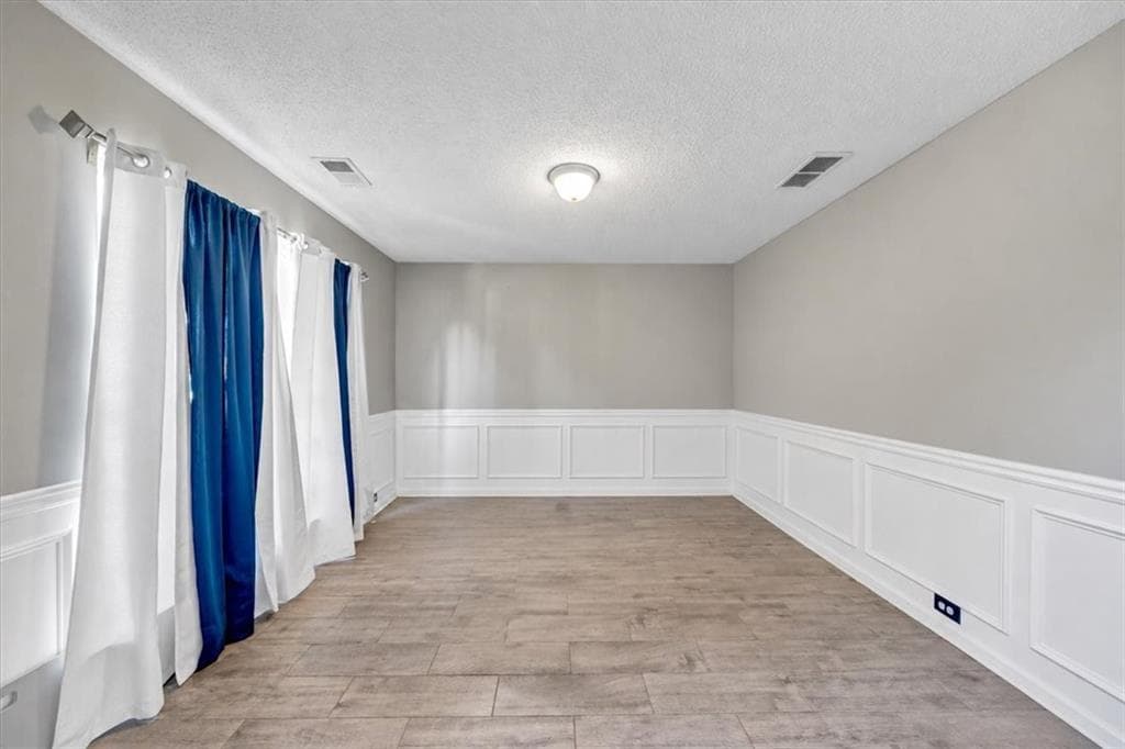 4 bedroom, 3 bathroom, 2,068 sq ft single family residence for sale at 2465 Hampton Estates Drive, Marietta, GA 30008 — photo 5